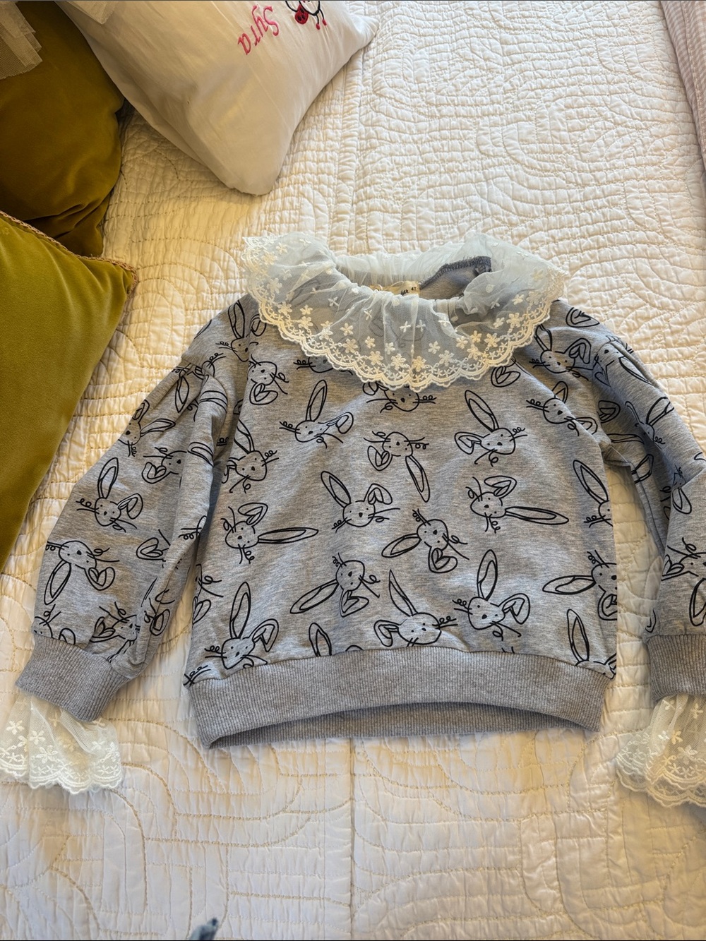 Gray Bunny-Print Lace-Collar Women's Sweater